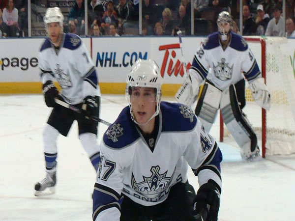 NHL officially back as league, players ratify deal to return in Edmonton, Toronto
