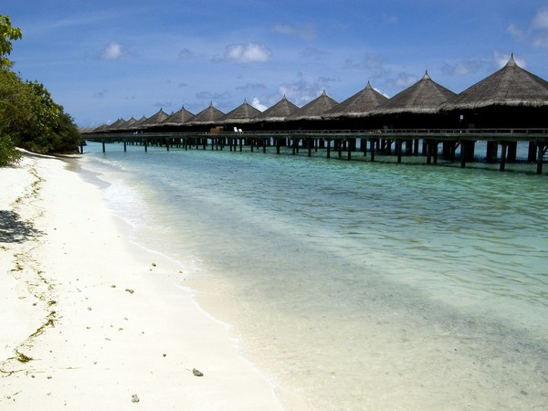 Tourist with decompression sickness transported to Kuramathi resort