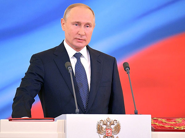 Putin says there is no alternative to Minsk Agreements