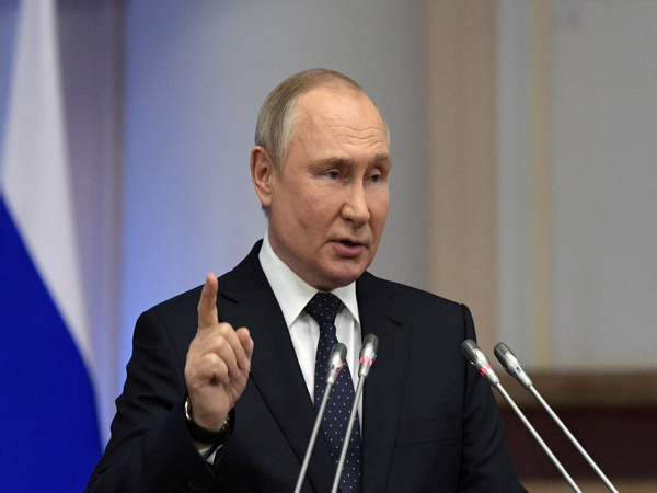 Putin says Russia is ready to talk on Ukraine