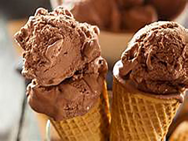 Seattle ice cream parlor bars police carrying guns