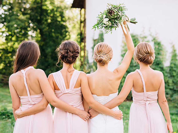 Bride doesn't want sister as maid of honor because she'll be wearing arm sling