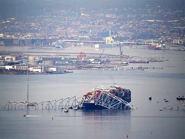 US officials board ship that hit Baltimore bridge