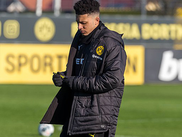 Jadon Sancho joins 'Justice for George Floyd' protest in scoring hat-trick for Dortmund