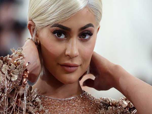 Billionaire Kylie Jenner poses for Playboy cover