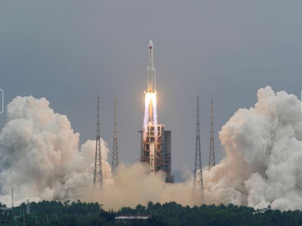 Final Ariane 5 blasts off amid rocket crisis