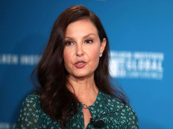 Ashley Judd slams 'misogynistic savages' who made fun of her appearance in an Elizabeth Warren campaign video
