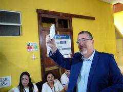 Outsider Bernardo Arevalo wins Guatemala's presidential vote