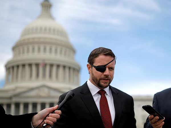Rep. Crenshaw signed $250G book deal before joining Congress, report shows
