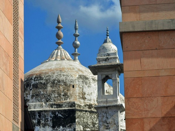 Indian court allows Hindus to pray in Varanasi mosque