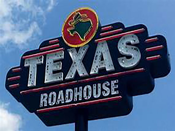 Texas Roadhouse CEO foregoes salary for 1 year to pay workers amid coronavirus: reports