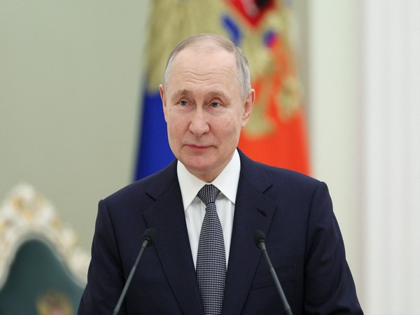 Putin addresses Moscow military parade, justifies Ukraine invasion