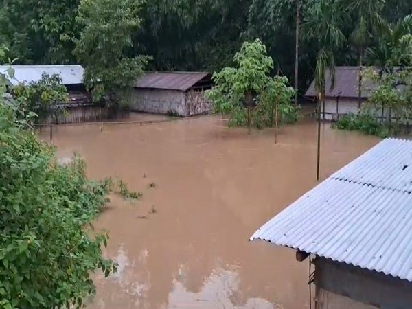 Sri Lanka issues landslide warnings due to heavy rains