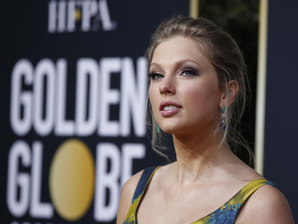Taylor Swift leaves scandal-shrouded Grammys with a 'Blank Space'