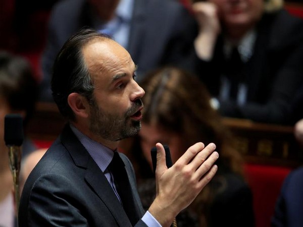 Former French PM launches new political party