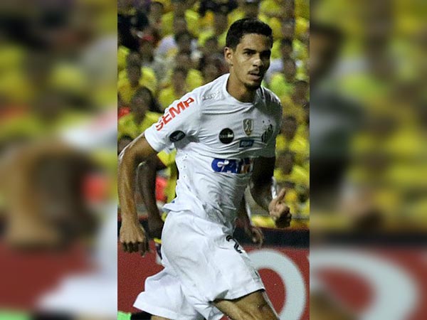 Brazilian defender Verissimo to join Benfica