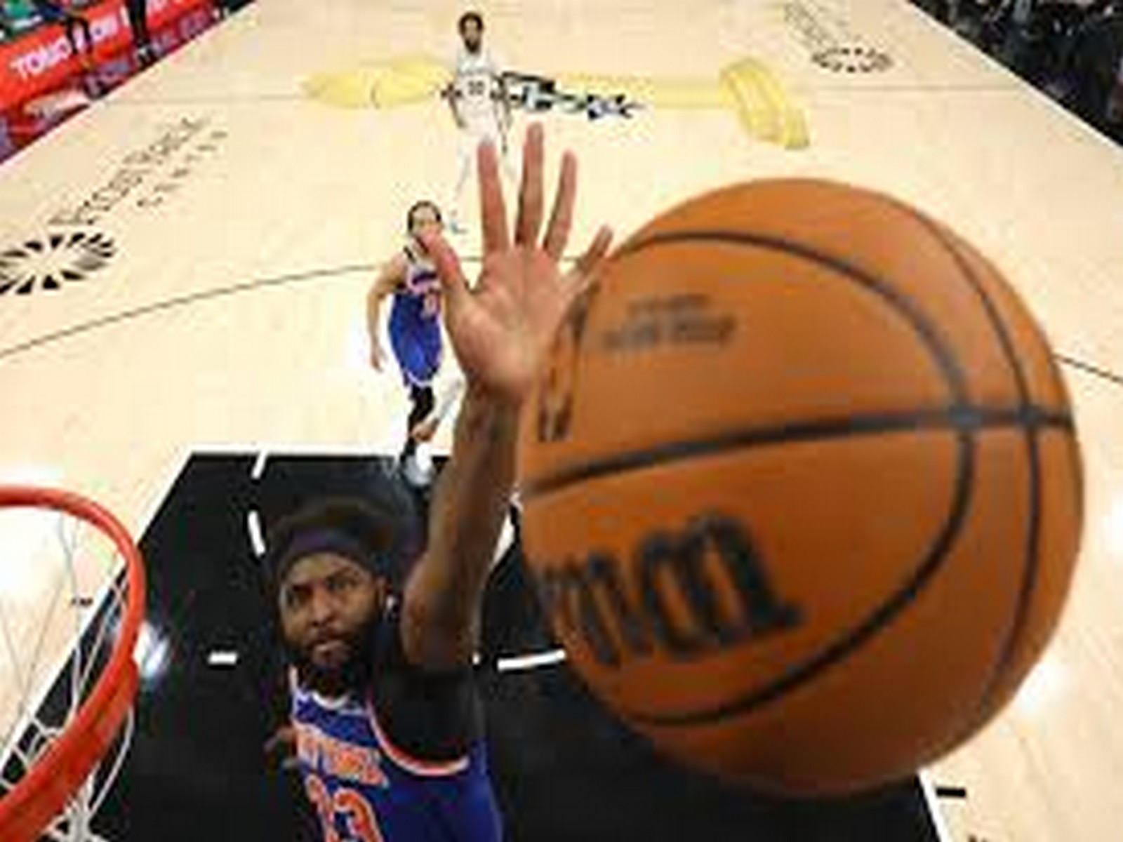 Trump receives mixed reaction at NBA Finals in New York