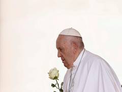 Pontiff urges Europe to do more to solve the world's problems