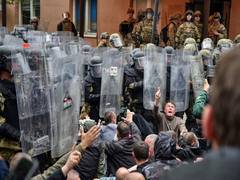 Renewed protests in northern Kosovo, but situation remains calm