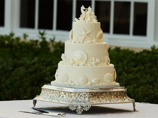 Man's joke about brother's wedding cake allegedly ruins reception, leaves bride in tears