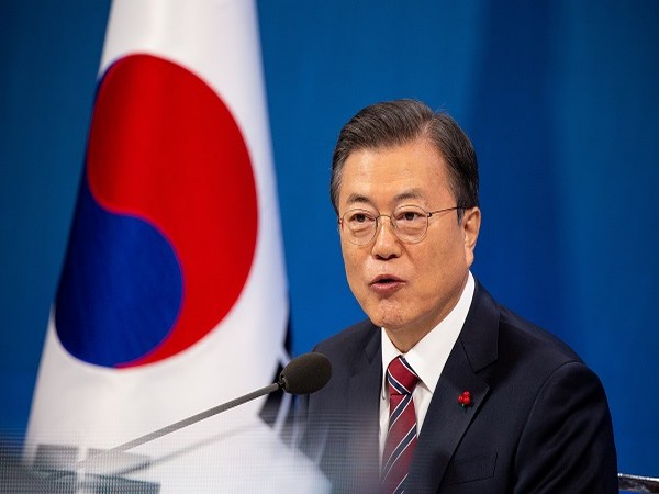 Moon to hold online summit meeting with Uzbek president