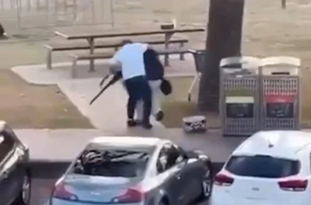 Bondi shooters threw unexploded pipe bombs at crowd: Police