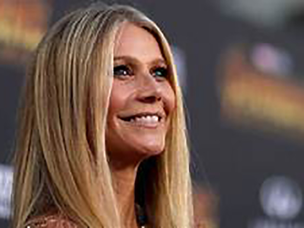 Gwyneth Paltrow twins with daughter Apple in sports bras, leggings