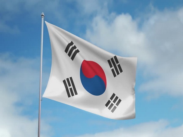 S. Korea to ease entry requirements amid downward trend in COVID-19 cases