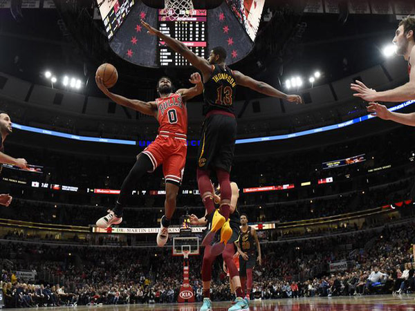 Cleveland Cavaliers' Tristan Thompson ejected after slapping butt of Memphis Grizzlies' Jae Crowder