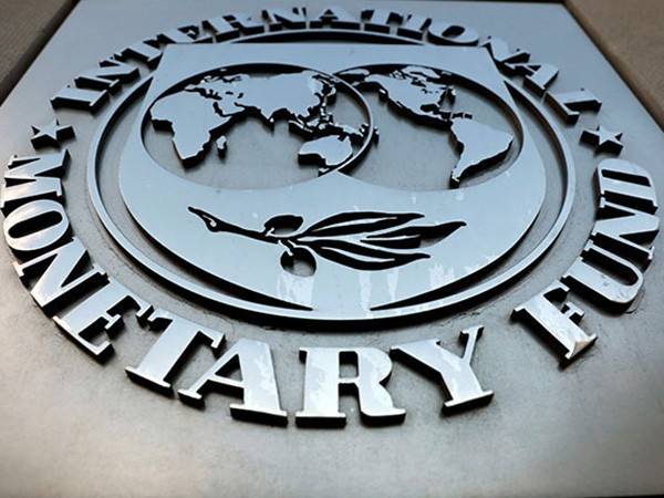 IMF projects Asia's economy to grow 7.6 pct this year, warns of "huge uncertainty"