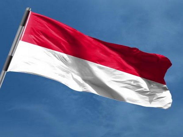 Indonesian court sentences 8 to death for drug smuggling
