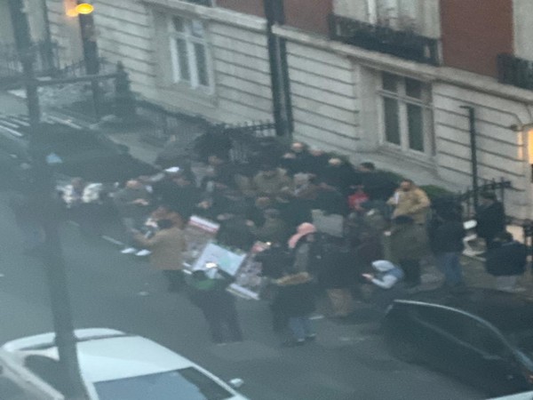 Protest outside Nawaz Sharif's London residence