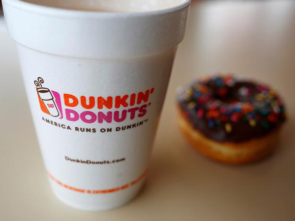 Dunkin' accused of giving bloody order to Florida couple in drive-thru