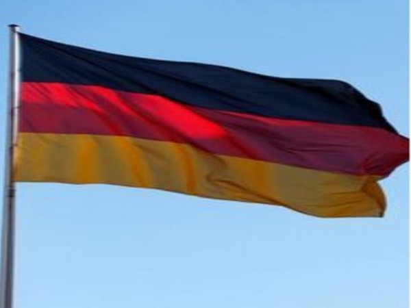 1 dead, 3 injured in German asylum center fire