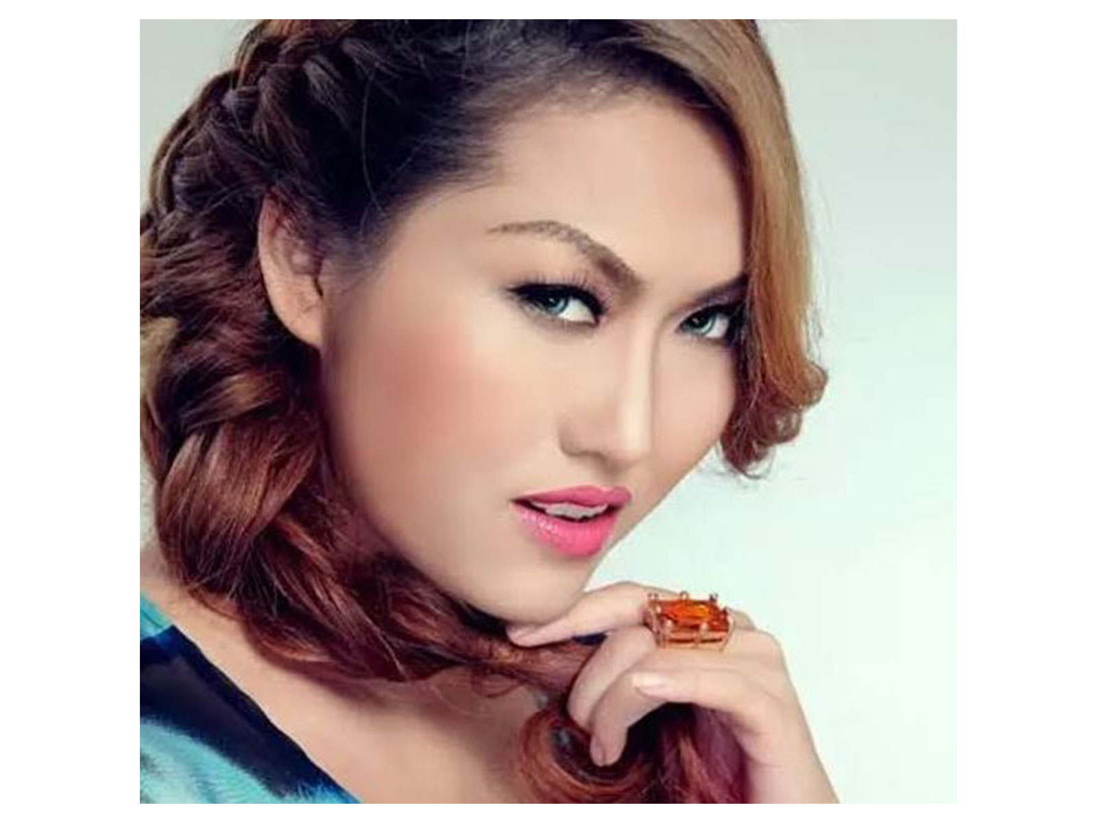 Phi Thanh Vân explains why she hasn't held a wedding ceremony with her businessman boyfriend yet