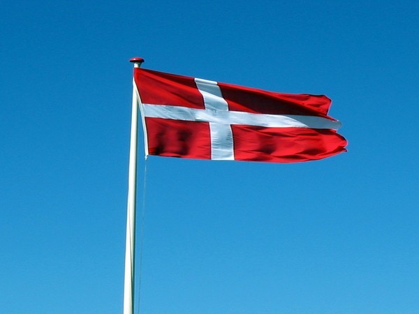 Nine hurrahs in parliament for new Danish king
