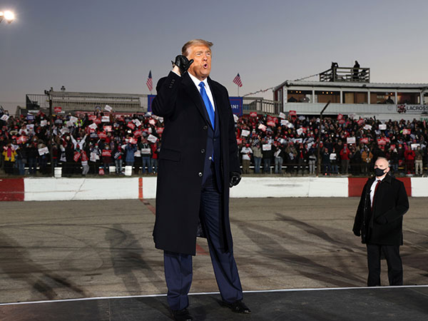 Evening newscasts are negative about Trump 92 percent of the time: study