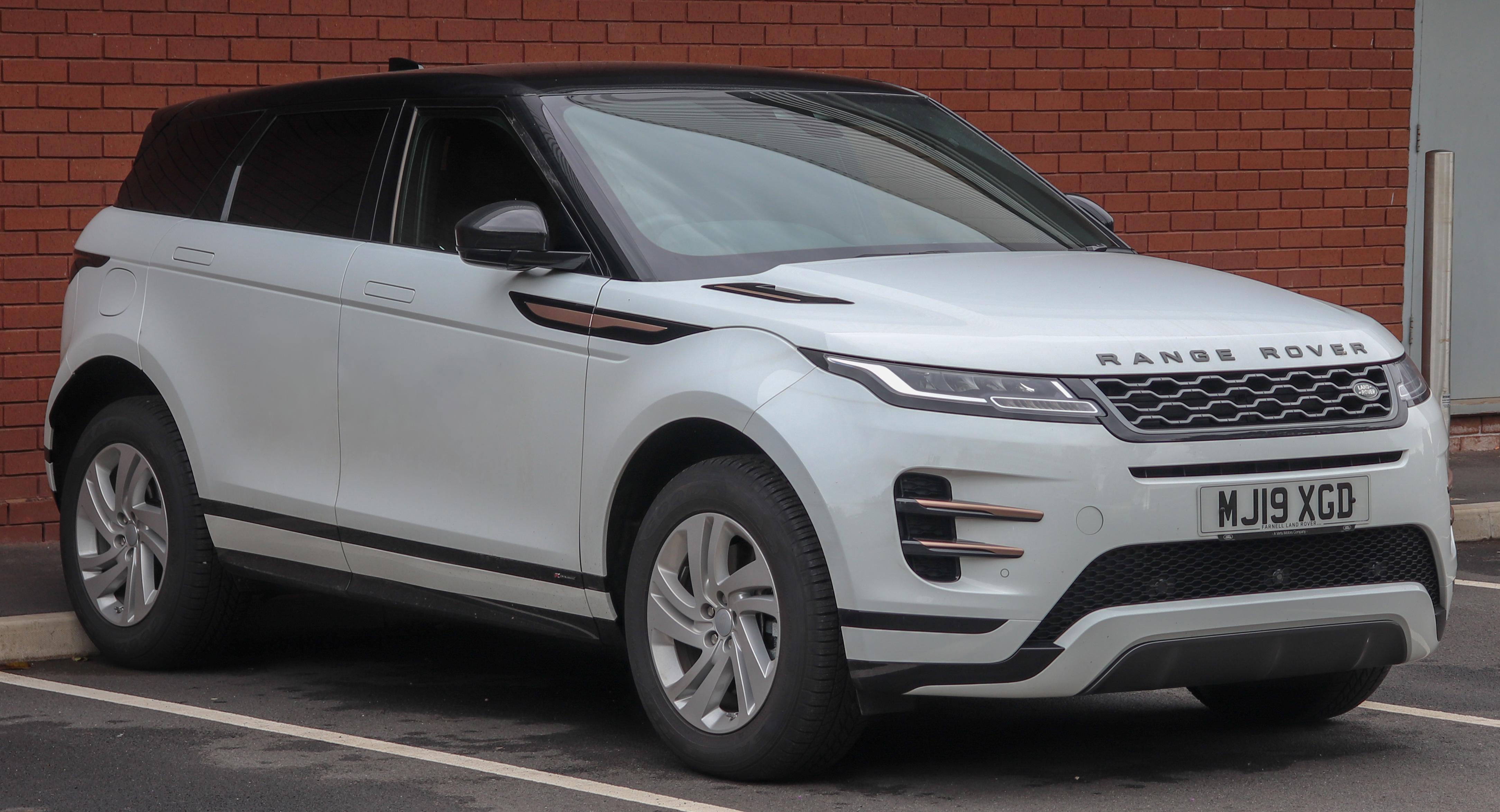 Arizona teenager forced to give away all belongings as punishment for taking joy ride in parents' Range Rover