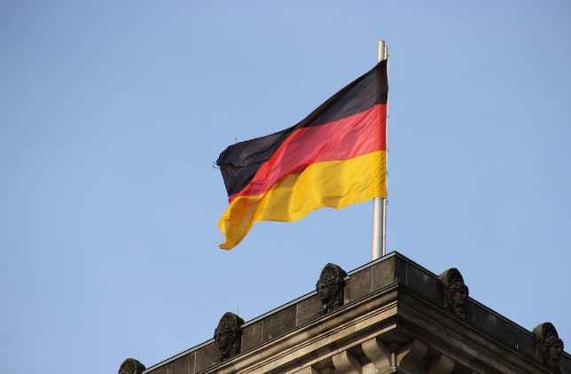 German gov't to tackle budget crisis with savings