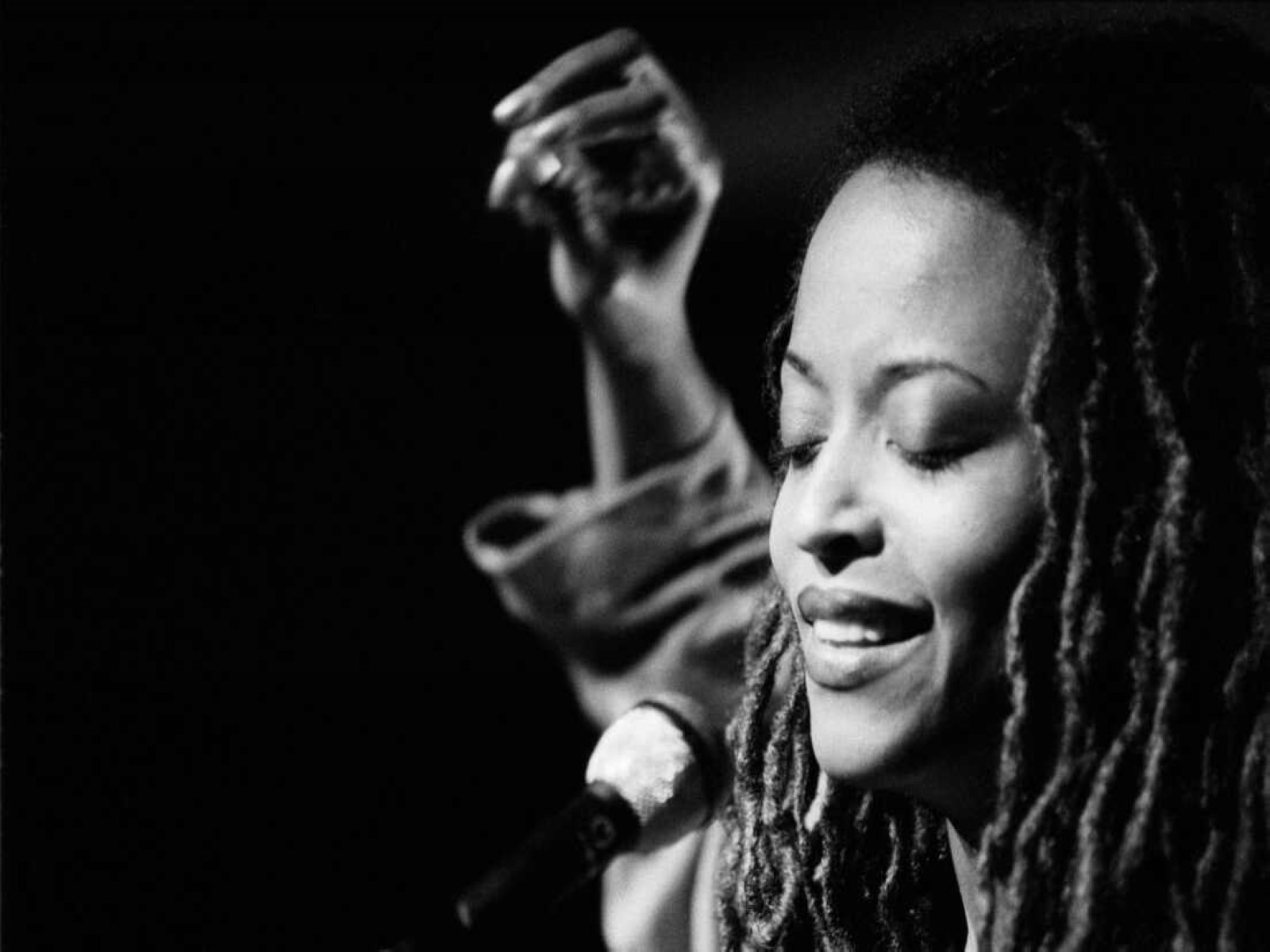 Jazz singer Cassandra Wilson dies at 70 in Mississippi