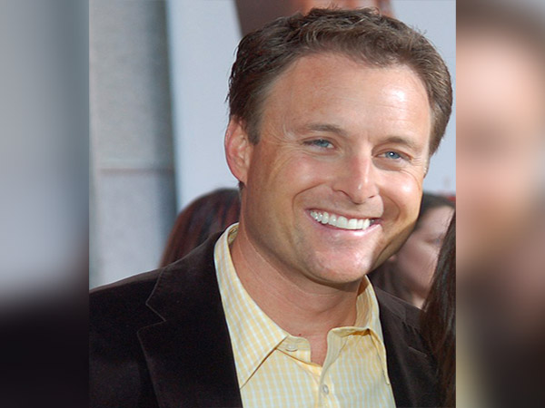'Bachelor' star Peter Weber photographed after face injury