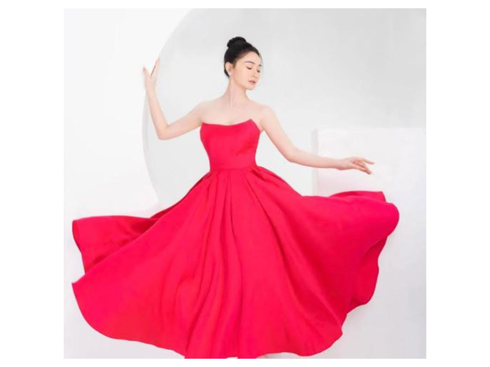 Hong Dang's on-screen lover: Still youthful and beautiful at nearly 50, she leads a private life