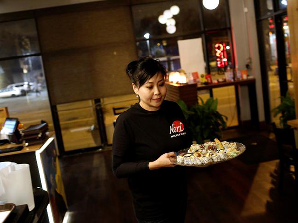 Amidst coronavirus closure, Illinois pizza place posts vulgar message to governor