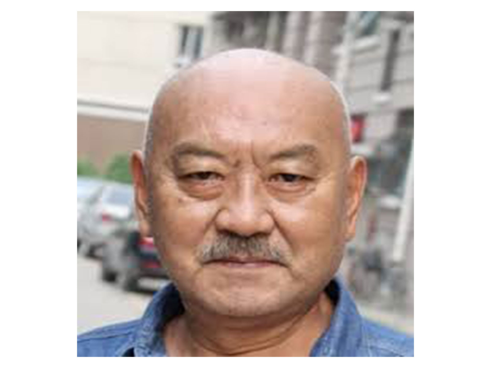 Jiang Hua, who played Tang Monk, struggles to make a living, his declining appearance causing concern