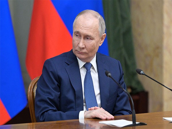 Russia intensifies airstrikes on Ukraine; Kiev strikes back