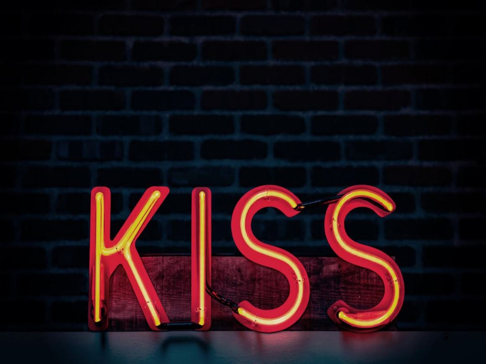 https://worldnewsn.s3.amazonaws.com/media/images/18kiss_june19.jpg