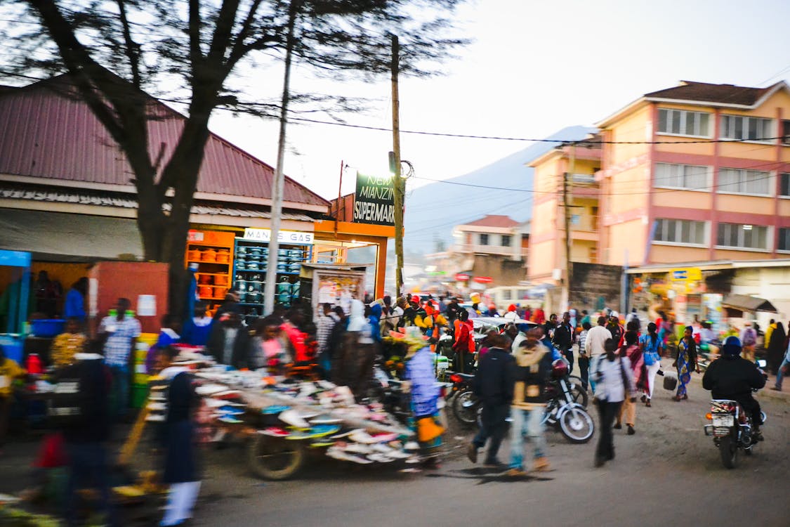 Chinese tech firm to improve broadband for low-income households in Kenya