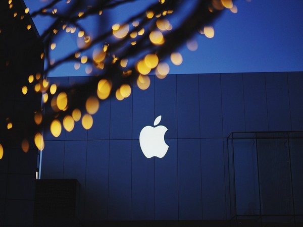 Apple introduces personal intelligence system across platforms
