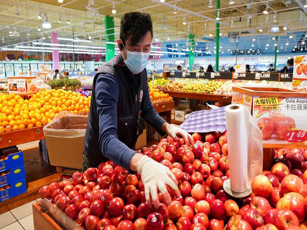 Florida women confronted for wearing scrubs in grocery store, accused of 'spreading the virus,' video shows