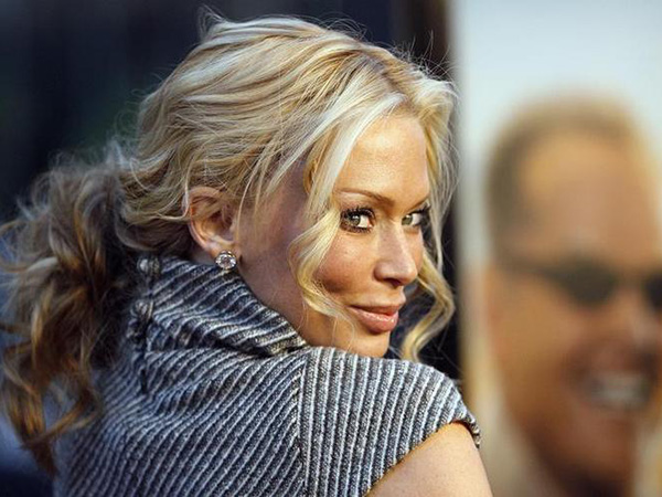 Jenna Jameson shares keto tips in 'Baywatch'-inspired bathing suit